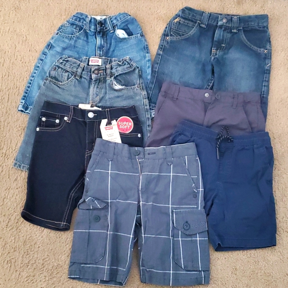 BOYS short 5- Size 6 2- Size 7